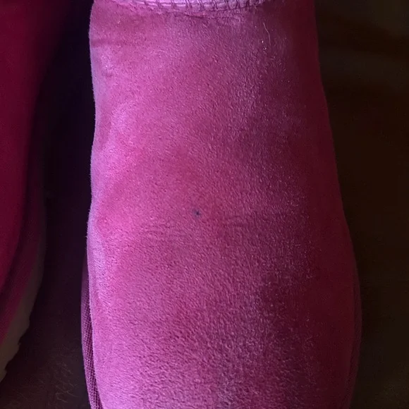 UGG Boots 10 - Picture 5 of 11